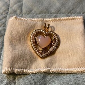 Vintage Heart and Pearl Pendant Gold-toned